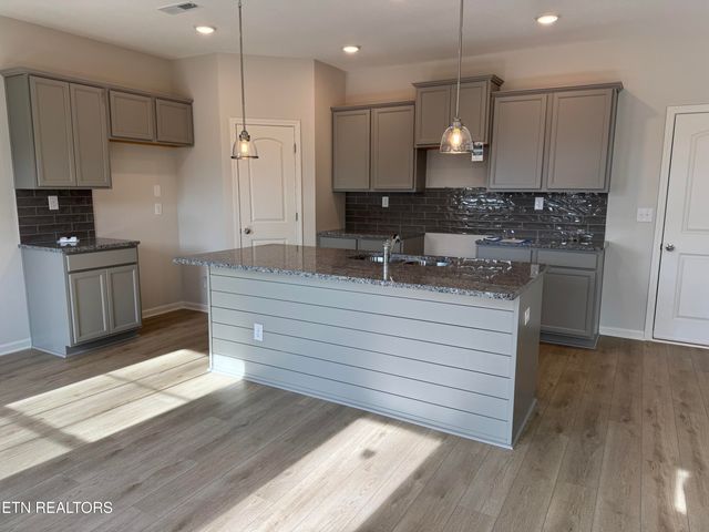 8906 Keenberg Lane, Knoxville, TN 37931