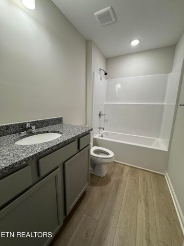 8906 Keenberg Lane, Knoxville, TN 37931