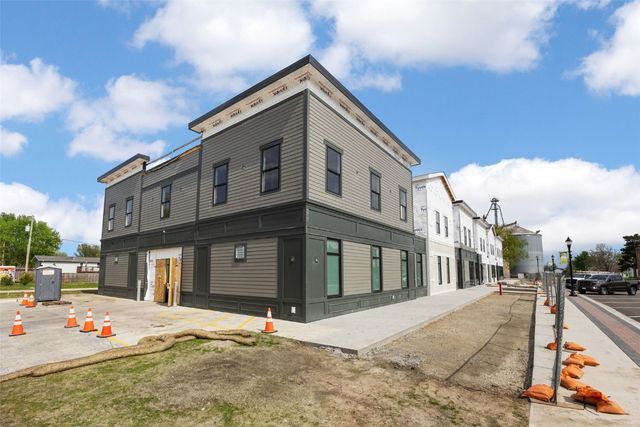 1500 Main St 208, Ely, IA 52227