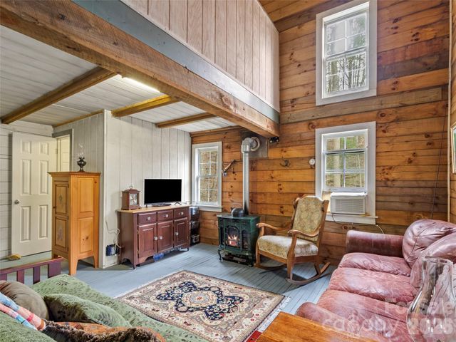 2701 Roses Branch Road, Bakersville, NC 28705