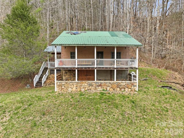 2701 Roses Branch Road, Bakersville, NC 28705