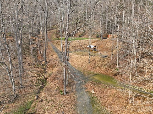 2701 Roses Branch Road, Bakersville, NC 28705