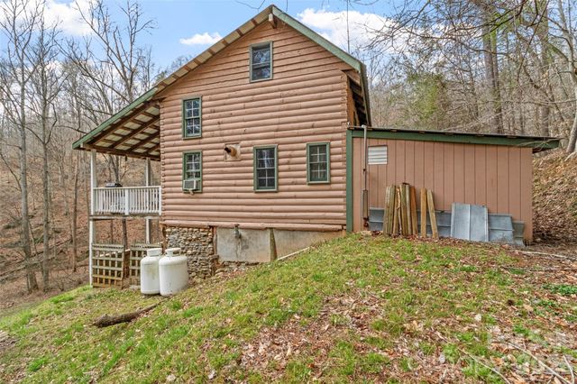 2701 Roses Branch Road, Bakersville, NC 28705