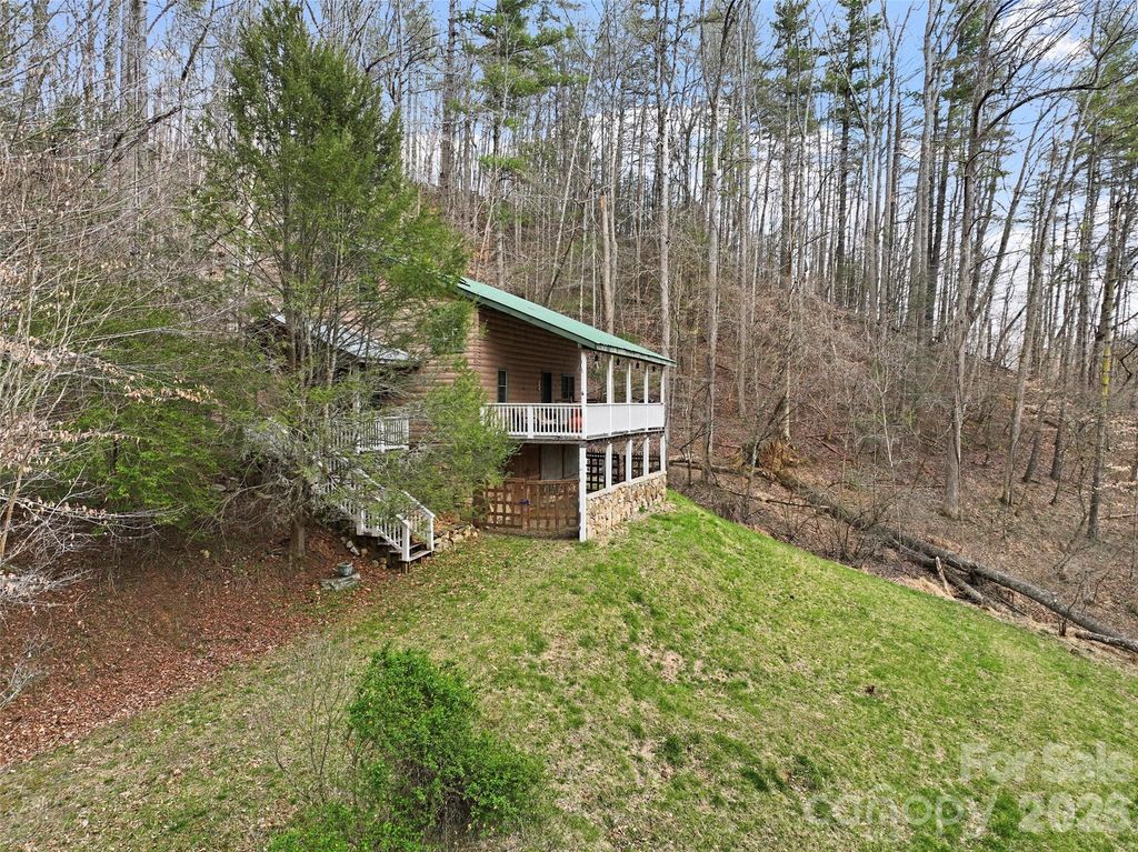 2701 Roses Branch Road, Bakersville, NC 28705