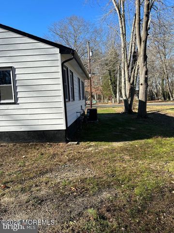 28 Cedar Street, New Egypt, NJ 08533