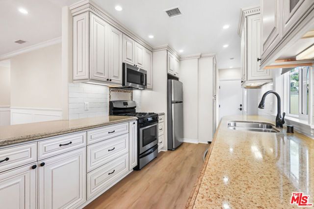 14716 Cumpston Street, Sherman Oaks, CA 91411