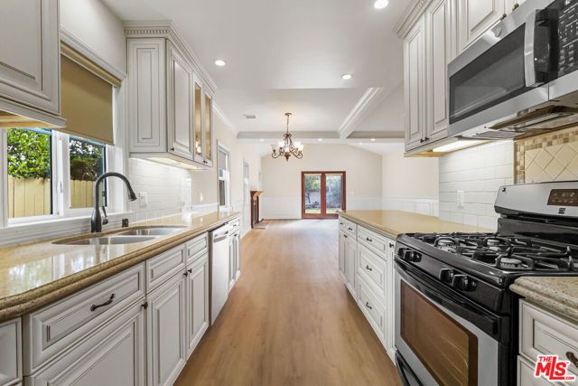 14716 Cumpston Street, Sherman Oaks, CA 91411