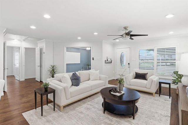 1734 Knightwick Drive, Houston, TX 77008