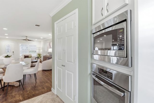 1734 Knightwick Drive, Houston, TX 77008