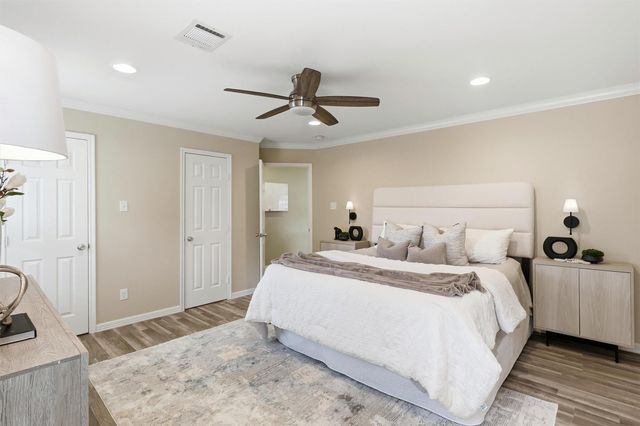1734 Knightwick Drive, Houston, TX 77008