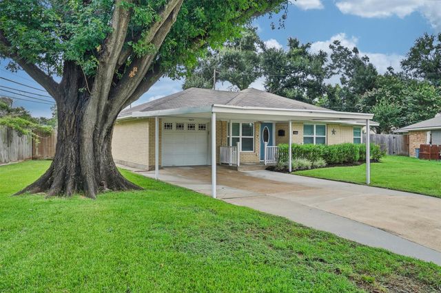 1734 Knightwick Drive, Houston, TX 77008