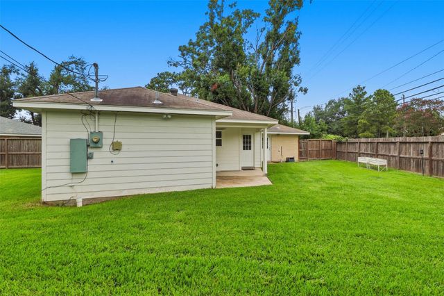 1734 Knightwick Drive, Houston, TX 77008