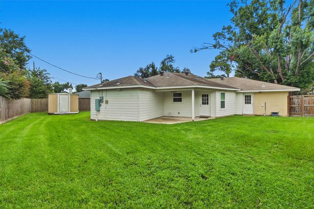 1734 Knightwick Drive, Houston, TX 77008