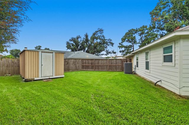 1734 Knightwick Drive, Houston, TX 77008