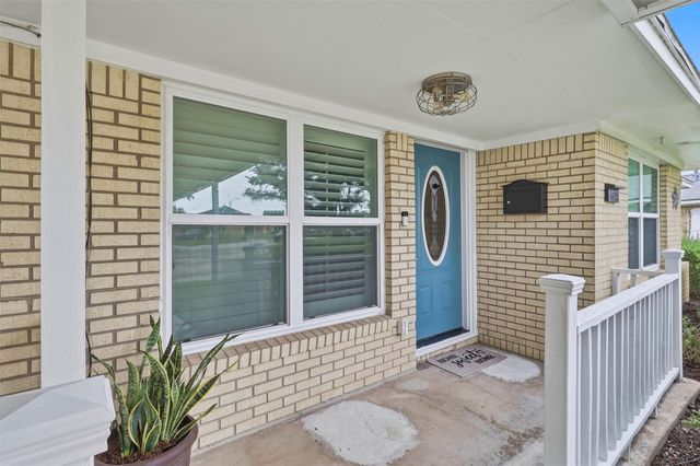 1734 Knightwick Drive, Houston, TX 77008