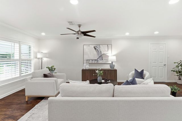 1734 Knightwick Drive, Houston, TX 77008