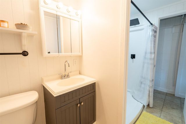 283 Barracuda Street, Bayou Vista, TX 77563