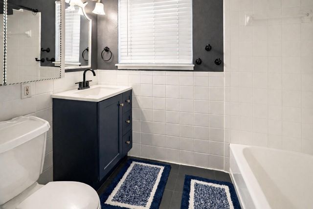 283 Barracuda Street, Bayou Vista, TX 77563