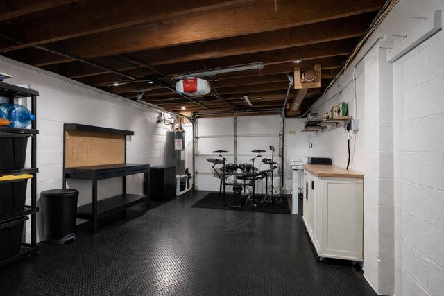 283 Barracuda Street, Bayou Vista, TX 77563