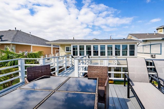 283 Barracuda Street, Bayou Vista, TX 77563