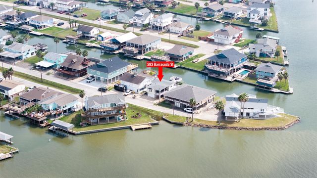 283 Barracuda Street, Bayou Vista, TX 77563
