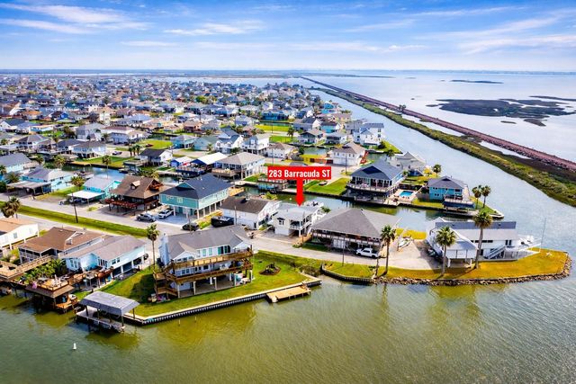 283 Barracuda Street, Bayou Vista, TX 77563