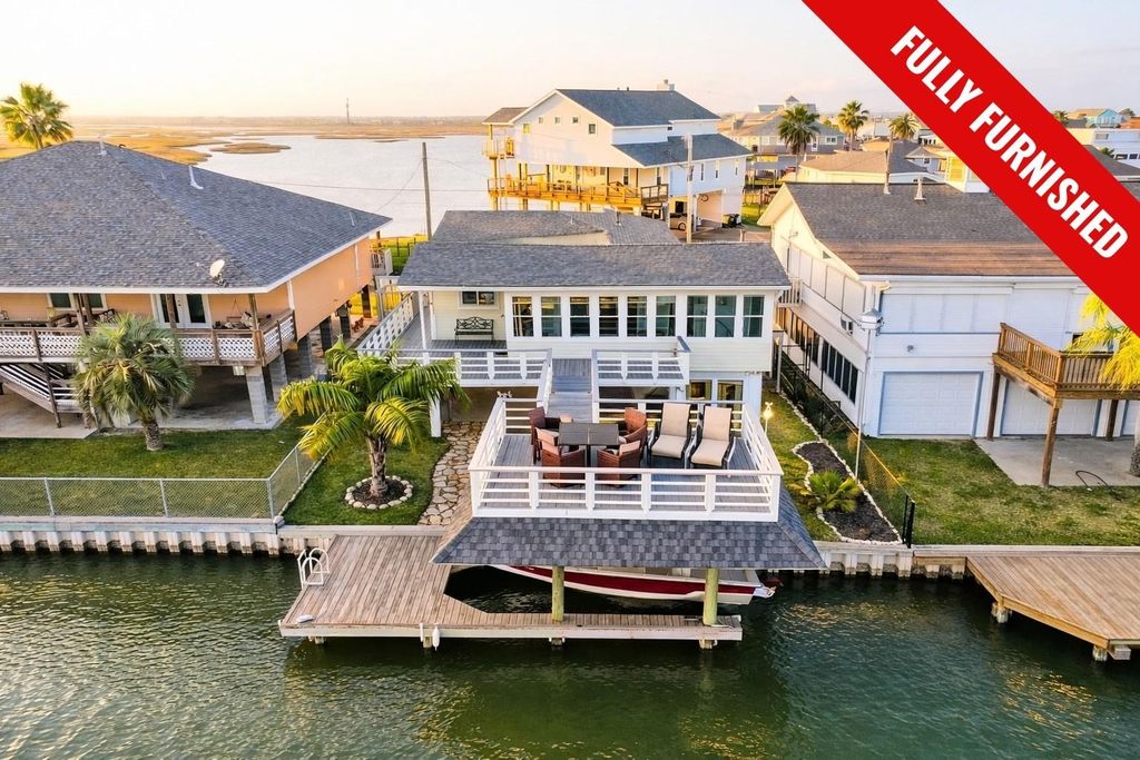 283 Barracuda Street, Bayou Vista, TX 77563