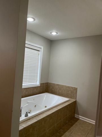 5705 S 27th, Paragould, AR 72450