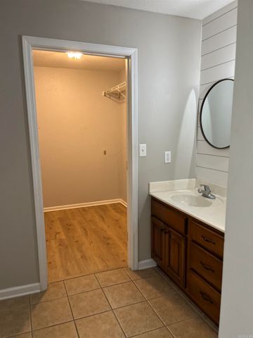 5705 S 27th, Paragould, AR 72450