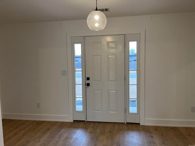 5705 S 27th, Paragould, AR 72450