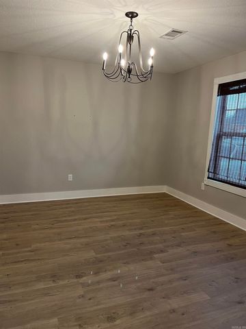 5705 S 27th, Paragould, AR 72450