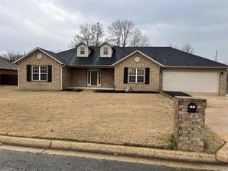 5705 S 27th, Paragould, AR 72450