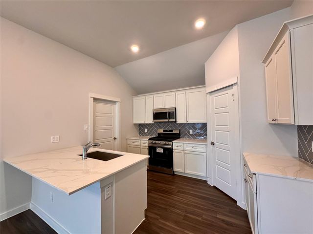 135 County Road 51030, Cleveland, TX 77327