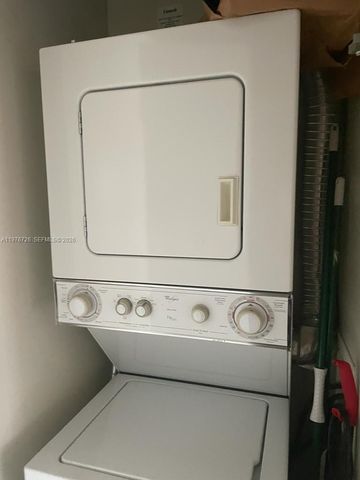 50 Biscayne Blvd 709, Miami, FL 33132