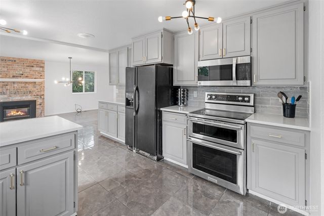 6302 81st Street E, Puyallup, WA 98371