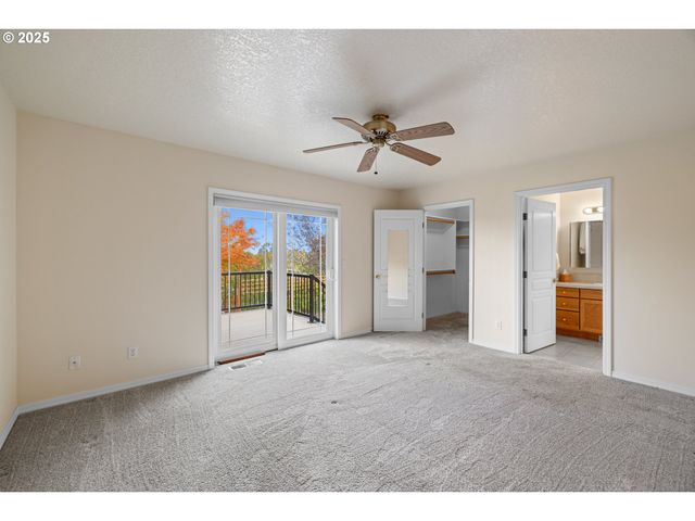 1409 CRESTVIEW Dr, Silverton, OR 97381