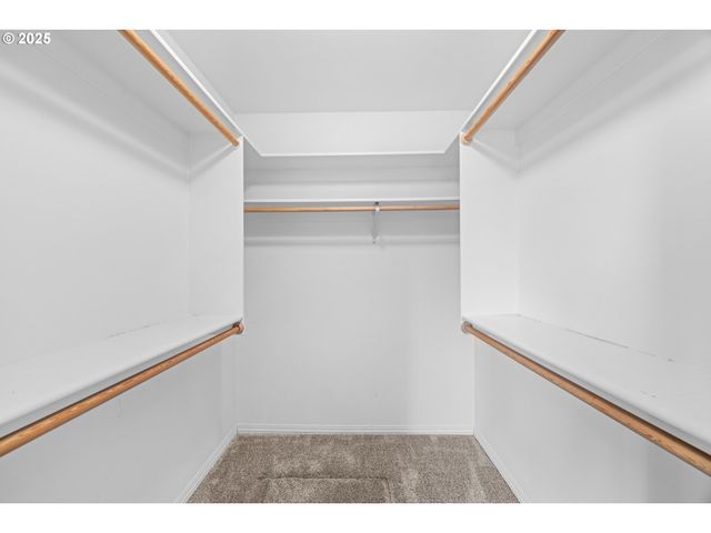 1409 CRESTVIEW Dr, Silverton, OR 97381