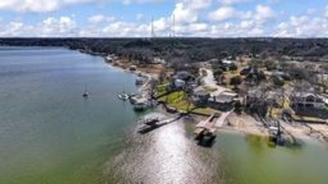 1004 W Lake Drive, Weatherford, TX 76087