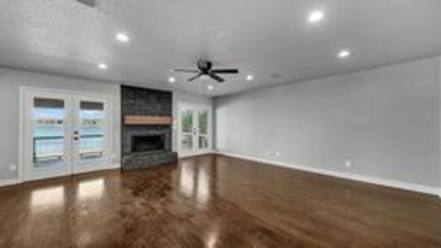 1004 W Lake Drive, Weatherford, TX 76087