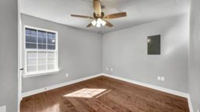 1004 W Lake Drive, Weatherford, TX 76087