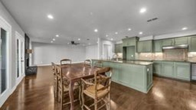 1004 W Lake Drive, Weatherford, TX 76087