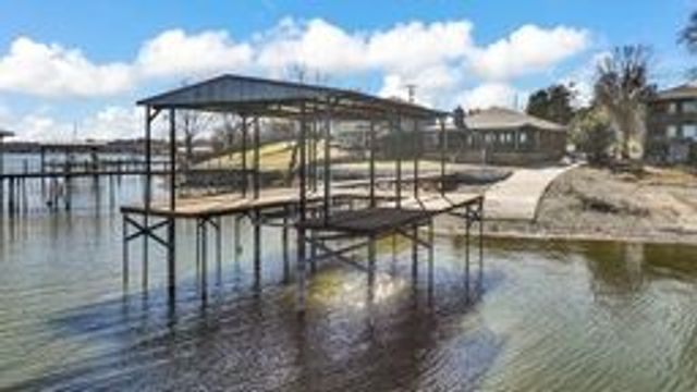 1004 W Lake Drive, Weatherford, TX 76087