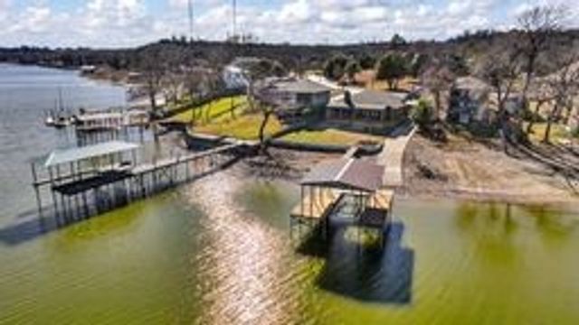 1004 W Lake Drive, Weatherford, TX 76087