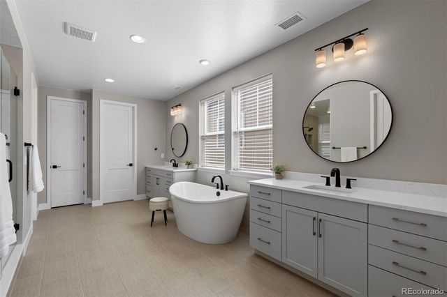 6817 Crossbridge Circle, Castle Pines, CO 80108