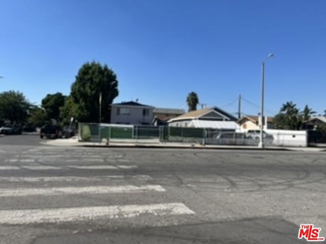8129 S San Pedro Street, Los Angeles, CA 90003