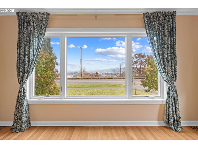 4703 N WILLAMETTE Blvd, Portland, OR 97203