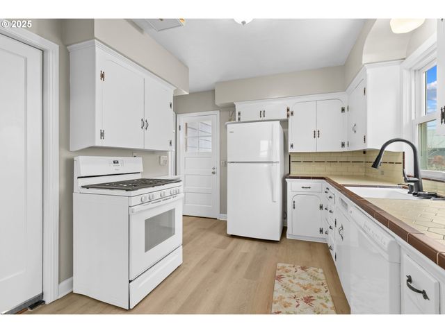 4703 N WILLAMETTE Blvd, Portland, OR 97203