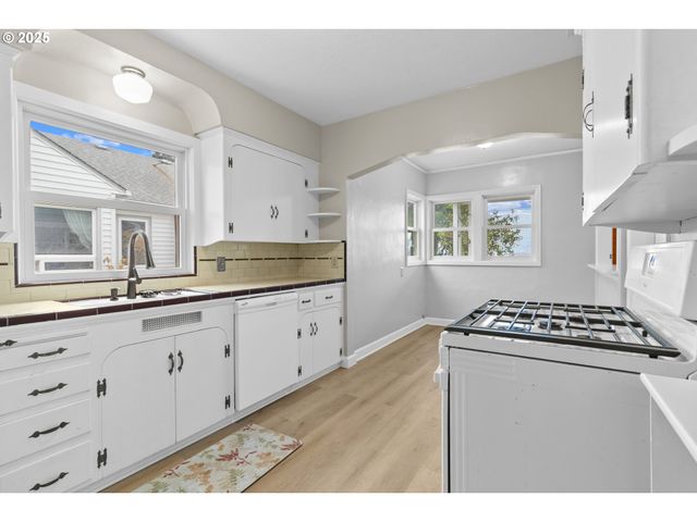 4703 N WILLAMETTE Blvd, Portland, OR 97203