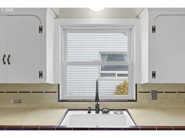 4703 N WILLAMETTE Blvd, Portland, OR 97203