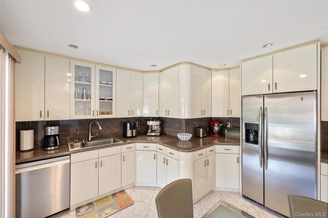 319 Rintin Street, Franklin Square, NY 11010